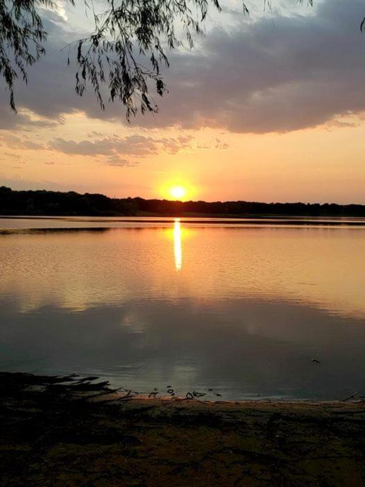 Lake Front Cottage Little Elm Екстер'єр фото