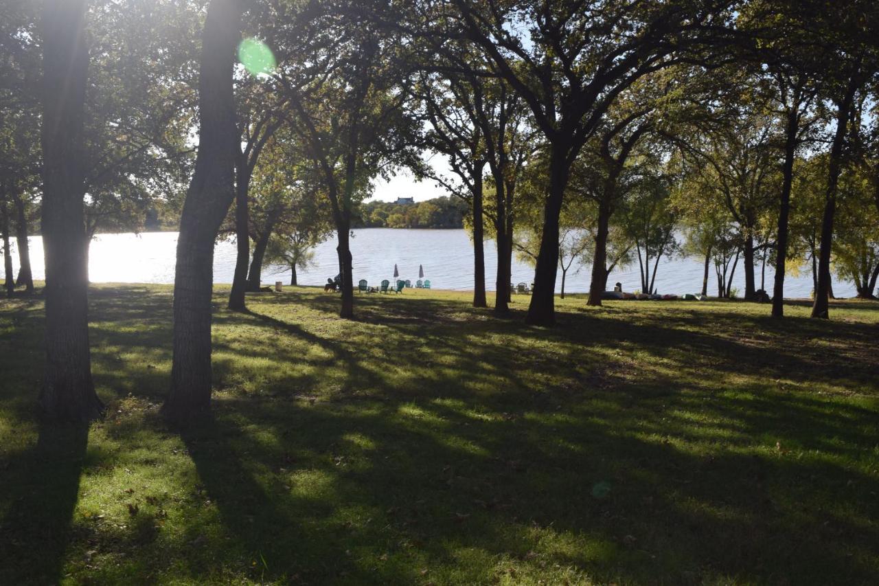 Lake Front Cottage Little Elm Екстер'єр фото